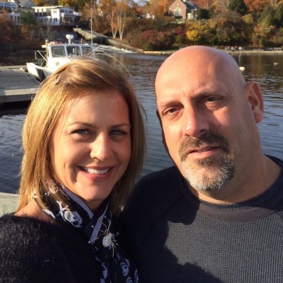 MEET YOUR POSHER - Picture 1 of 7